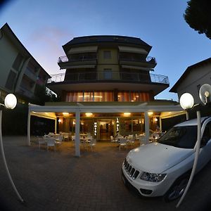Hotel La Playa